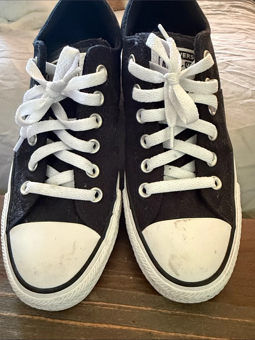 Converse women’s size 8 Black and White Low Top Sneakers